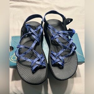 Women’s chacos cloud Z2 size 10 wide